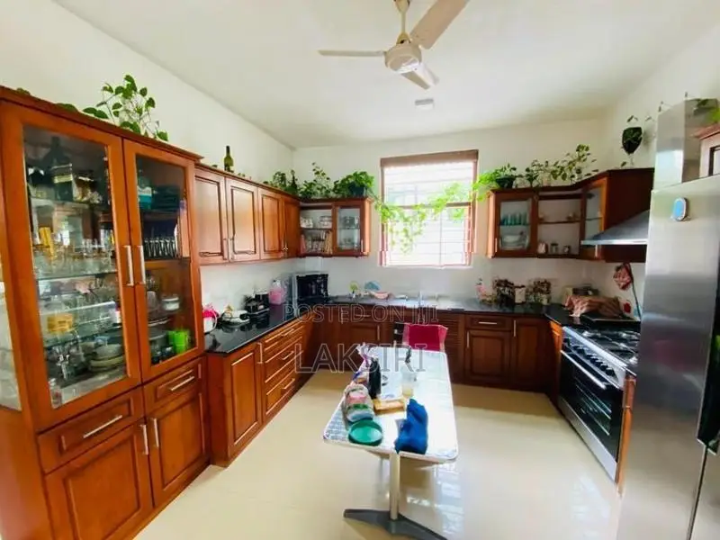 Luxury 3 Story Modern House Sale Nawala Koswaththa