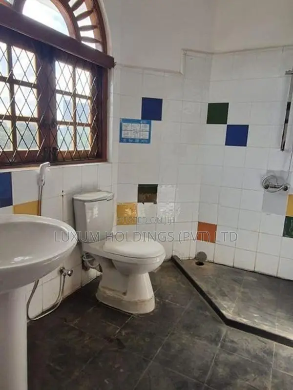 Office For Rent in Lake Drive Colombo 08 [ 1175C ]