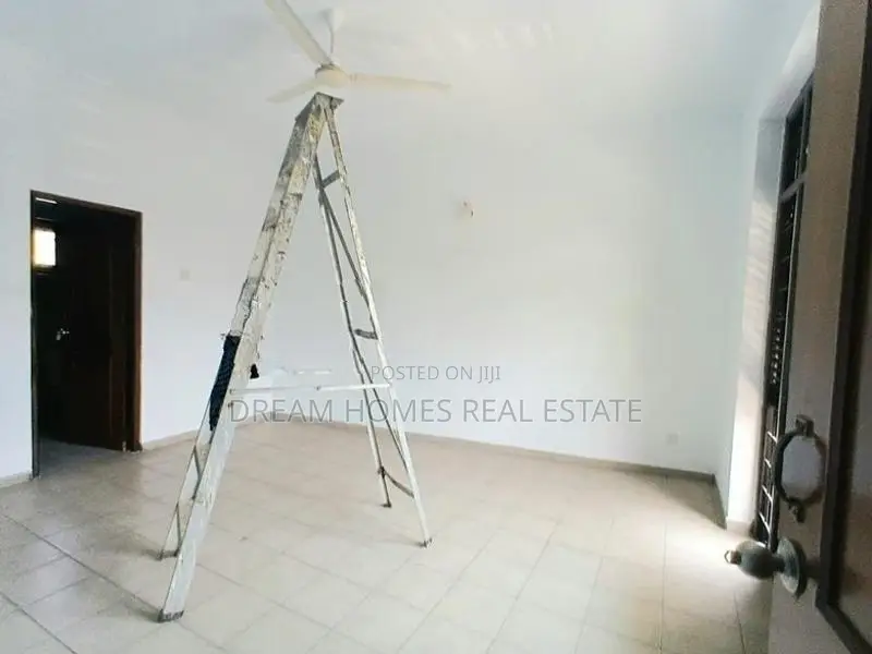 3-Storey House for Rent Battaramulla