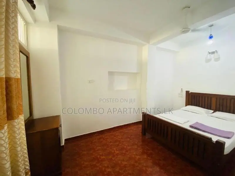 Wellawatta Apartment for Short-Term Stay. (Property Code: CSH102)