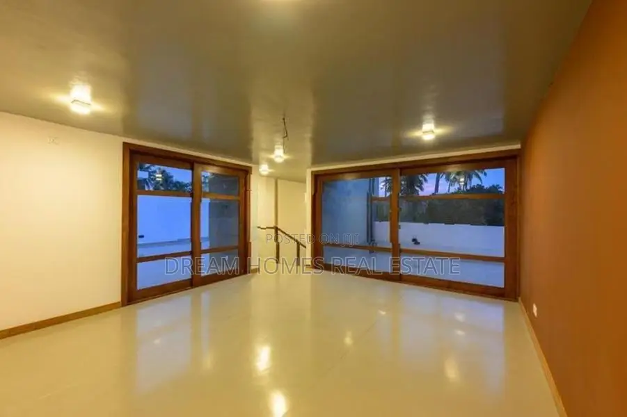 Modern 4-Bedroom Luxury House for Sale – Kesbewa