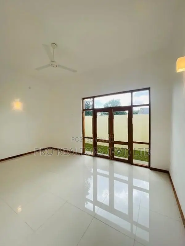 Brand New House for Rent in Pelawatta