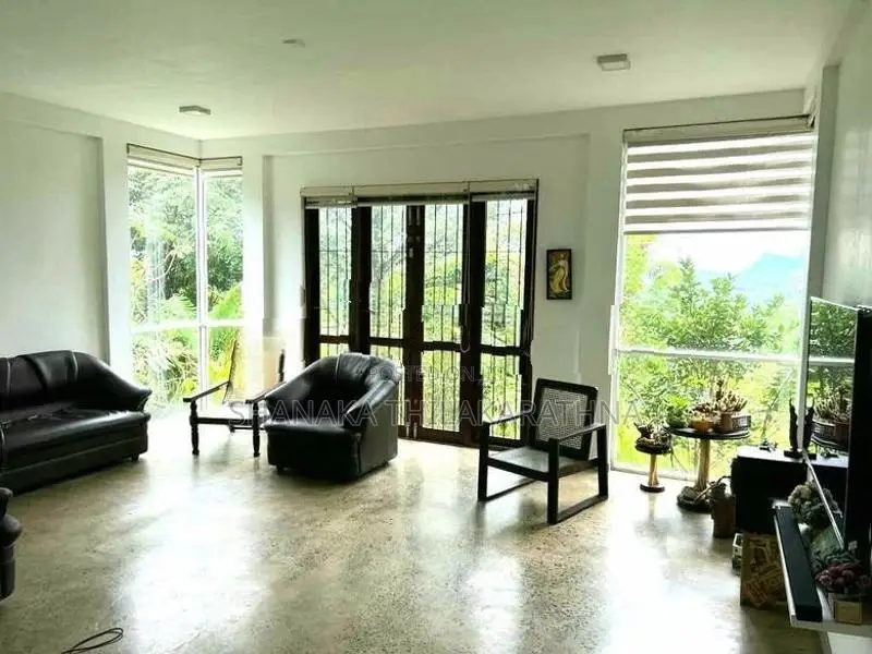 Newly Built Fully Furnished House for Sale – Kiribathkumbura / Aladeni