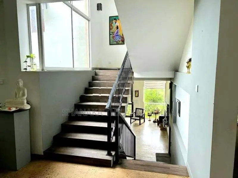 Newly Built Fully Furnished House for Sale – Kiribathkumbura / Aladeni