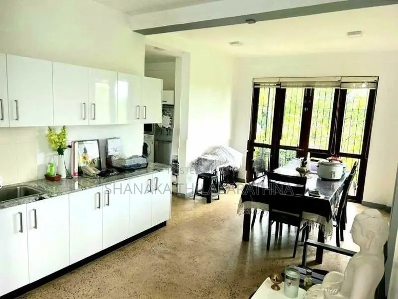 Newly Built Fully Furnished House for Sale – Kiribathkumbura / Aladeni