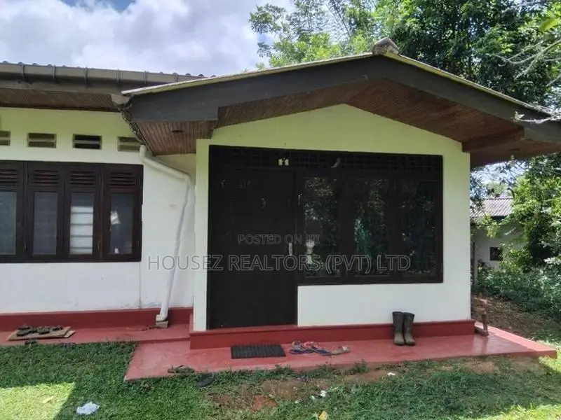 House with 26 Perches of Land for Sale in Matara