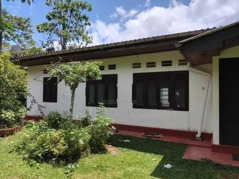 House with 26 Perches of Land for Sale in Matara