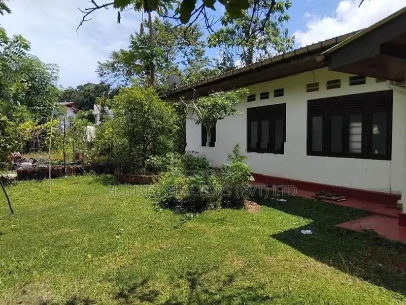 House with 26 Perches of Land for Sale in Matara