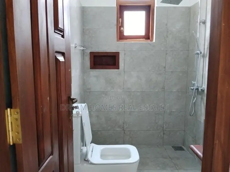 3 Bedroom Brand New House for Sale Near Athurugiriya