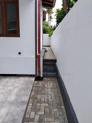 3 Bedroom Brand New House for Sale Near Athurugiriya
