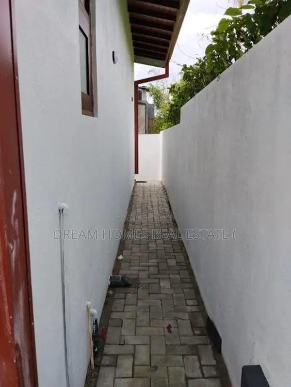3 Bedroom Brand New House for Sale Near Athurugiriya