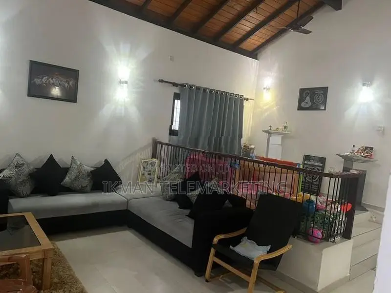 Spacious 3-Bedroom House for Rent in Panadura