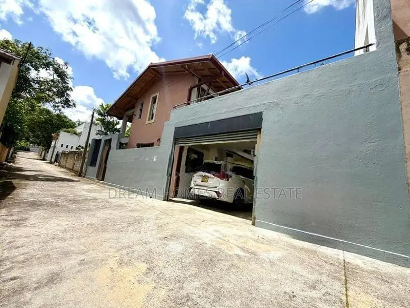 3-Bedroom House for Sale – Thalawathugoda