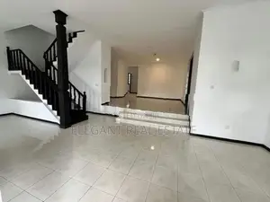 05 Bedroom Unfurnished 03 Storied House for Sale in Battaramulla (A649