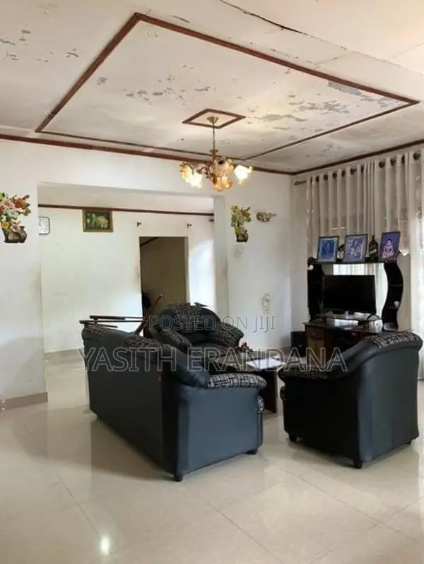 කුරැවිට නිවාස විකිණීමට