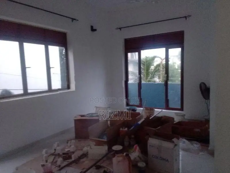 newly renovated 3BR 1st floor House for rent in dehiwala galvihara roa