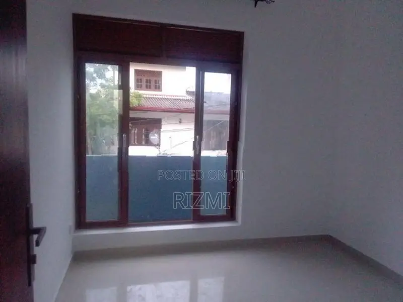 newly renovated 3BR 1st floor House for rent in dehiwala galvihara roa