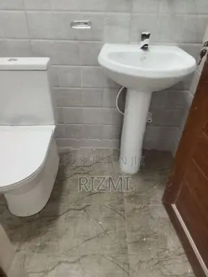 first floor 3BR House for rent in mount lavinia taksinarama road
