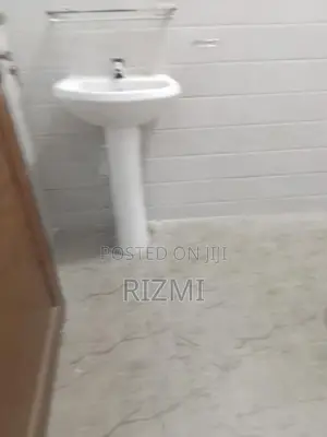 first floor 3BR House for rent in mount lavinia taksinarama road