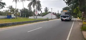 කුරුණෑගලින් ව්‍යාපාරික බිම් කොටස්