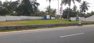 කුරුණෑගලින් ව්‍යාපාරික බිම් කොටස්