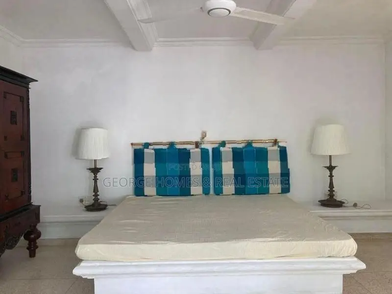 3 Bedroom Furnished House for Rent at Colombo 5