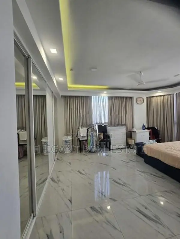 Crescat - 03 Bedroom Furnished Apartment for Sale in Colombo (A6452)