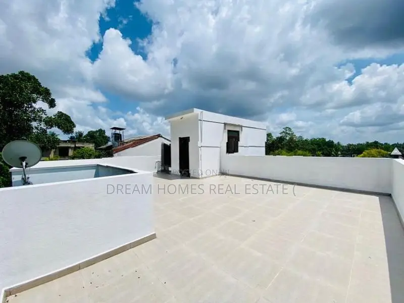 Modern Luxury House for Sale in Athurugiriya