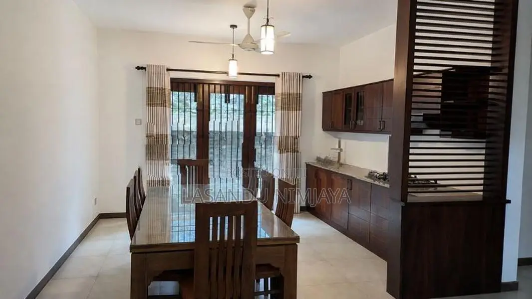 4 Bedroom House for Rent - Talawatugoda