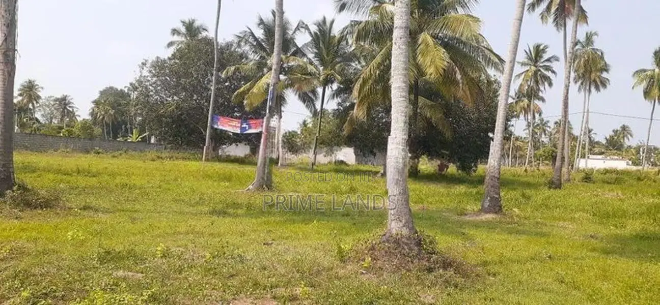 කුරුණෑගල හලාවත බස් පාරට මුහුණලා ඉඩමක්