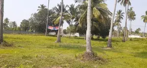 කුරුණෑගල හලාවත බස් පාරට මුහුණලා ඉඩමක්
