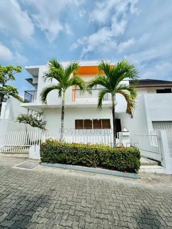 Battaramulla Banyan Villas 04BR House For Sale (NK107780)