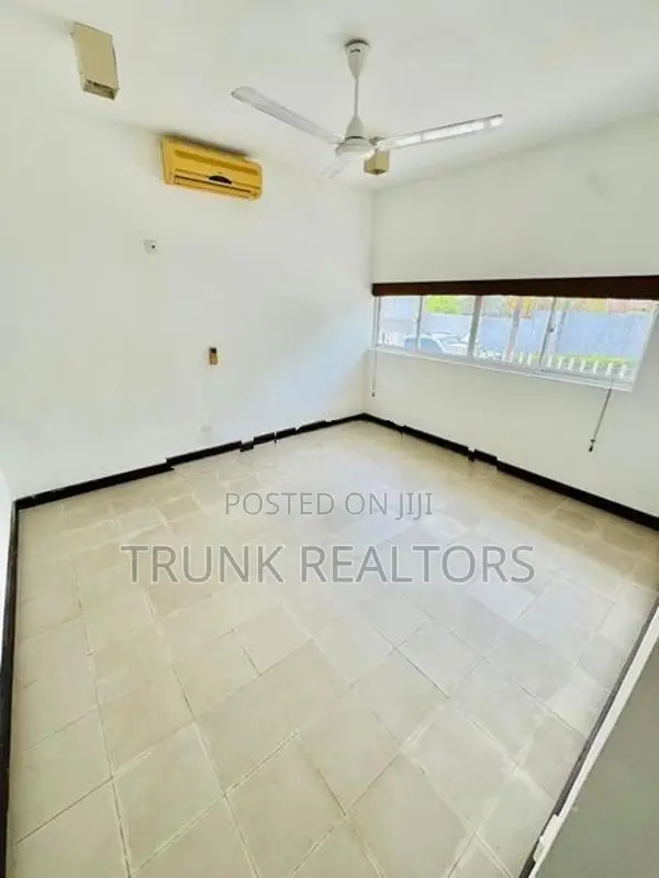 Battaramulla Banyan Villas 04BR House For Sale (NK107780)
