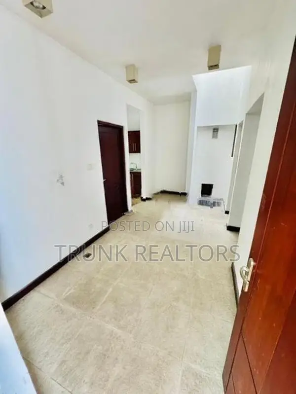 Battaramulla Banyan Villas 04BR House For Sale (NK107780)