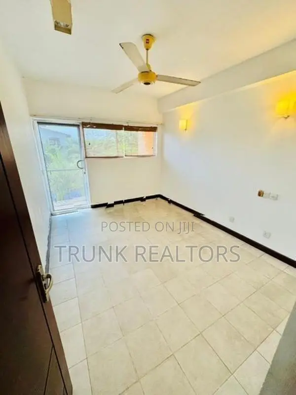 Battaramulla Banyan Villas 04BR House For Sale (NK107780)