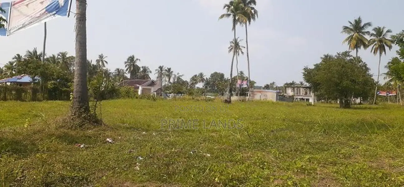 කුරුණෑගල හලාවත බස් පාරට මුහුණලා ඉඩමක්