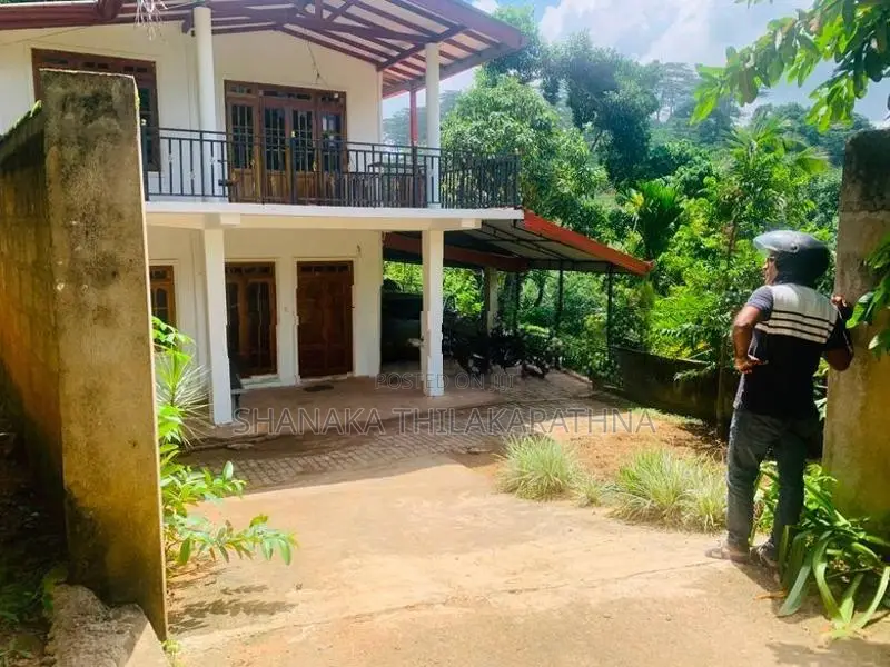 2-Storey House with 25 Perches for Sale – Waththegama