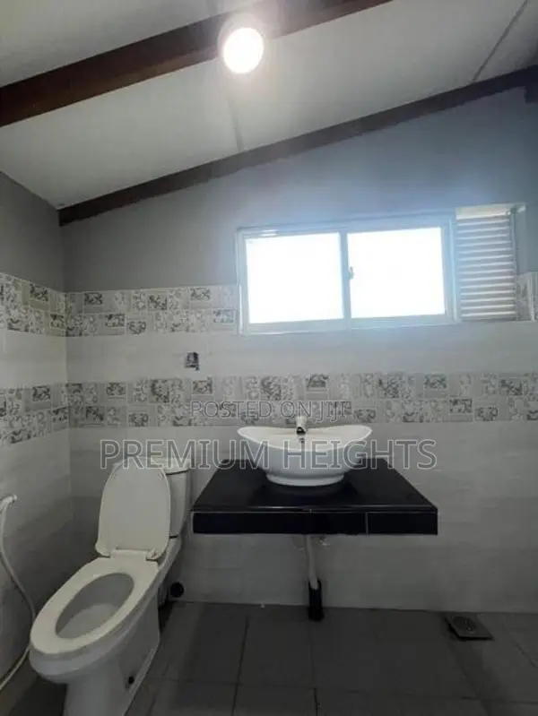 4 Br House for Rent in Welisara