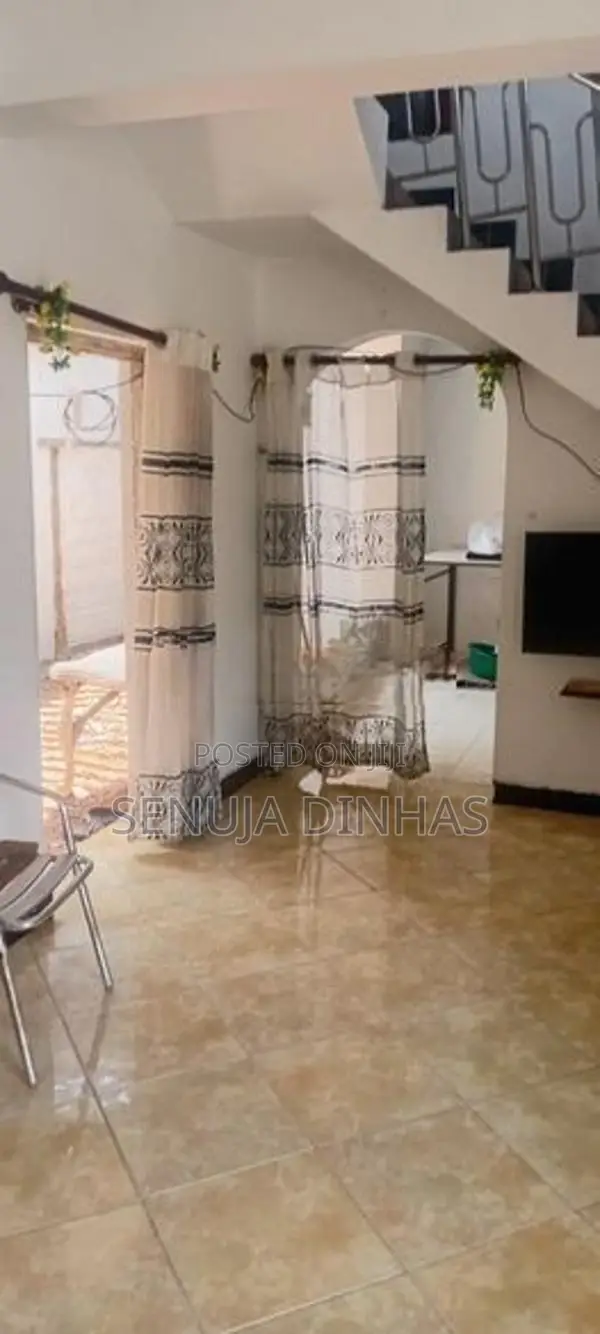 House with 14 Perches Land for Sale – Gampaha