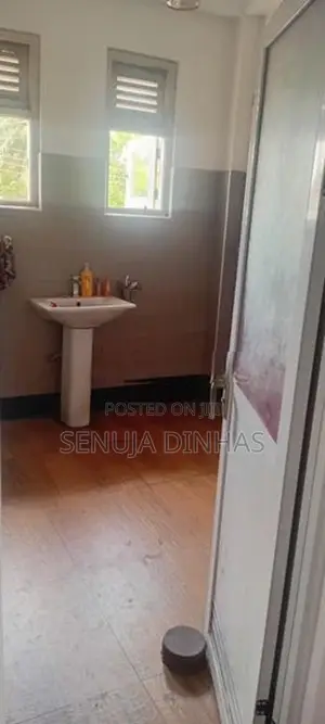 House with 14 Perches Land for Sale – Gampaha