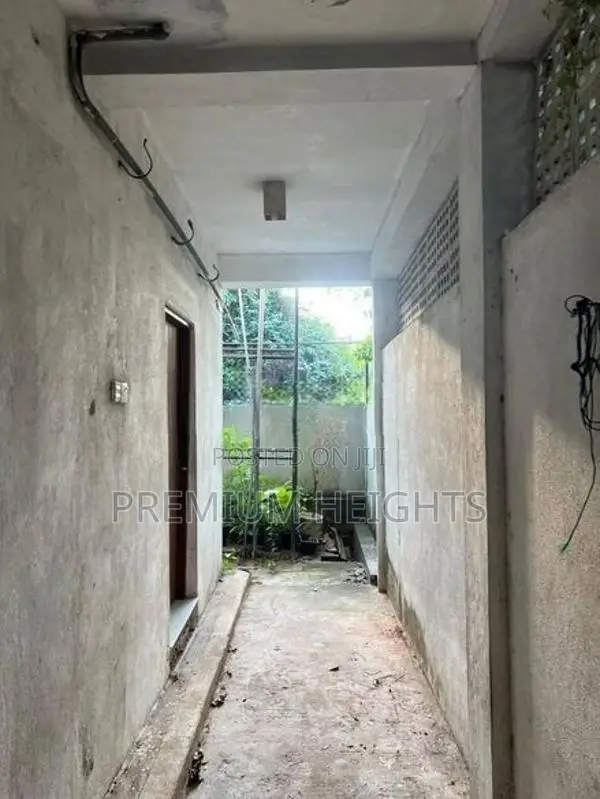 4 Br House for Rent in Welisara