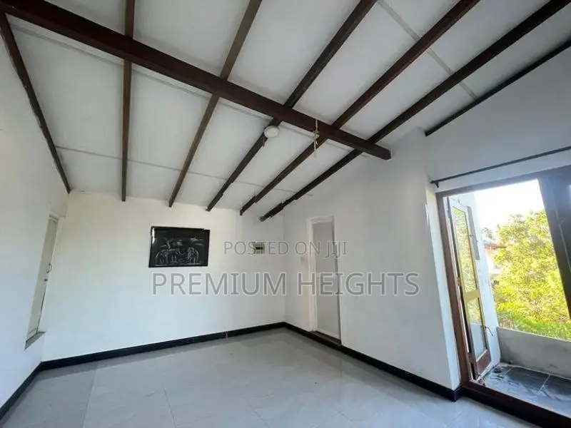 4 Br House for Rent in Welisara