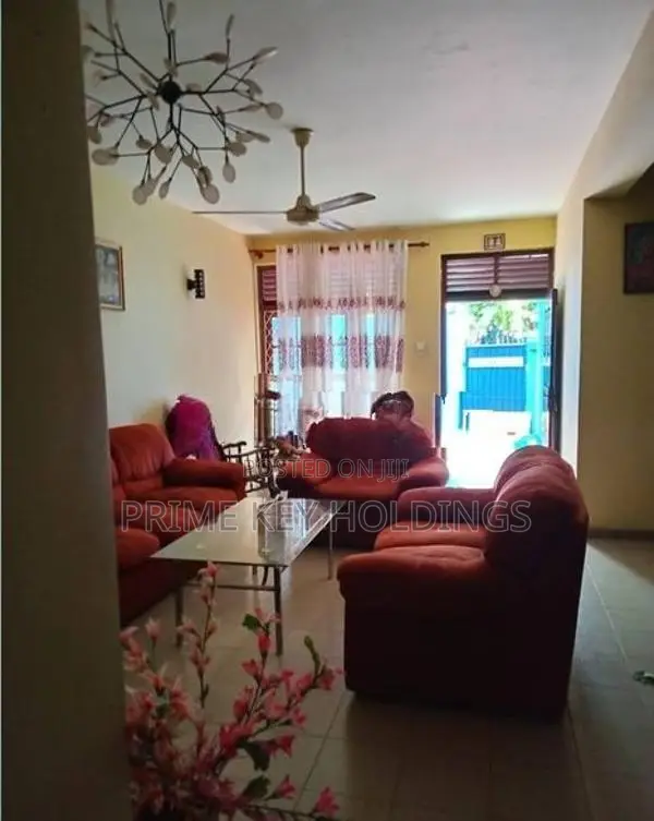 House for Sale in Peliyagoda- (hs2023)