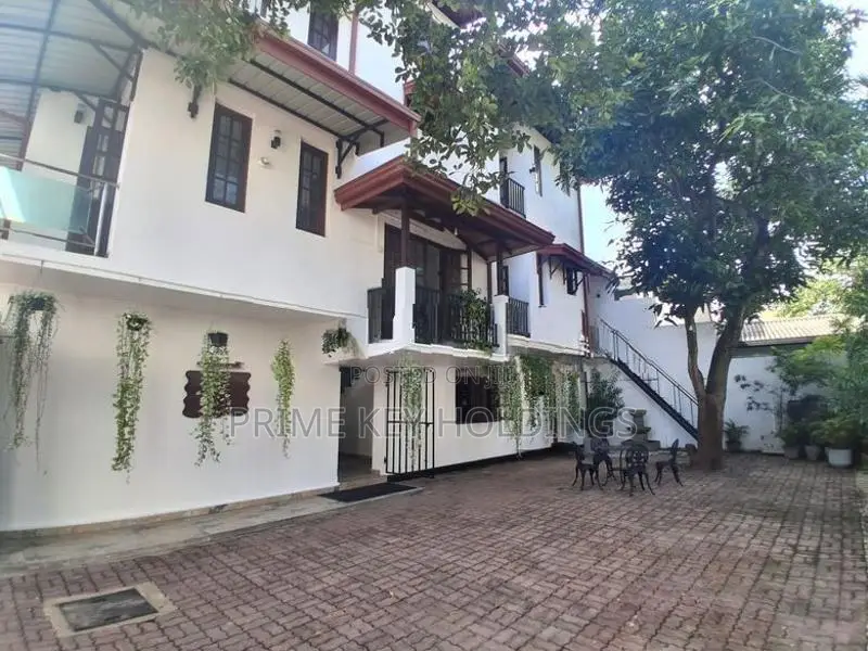 Luxury House for Sale Colombo 5 (HS107)