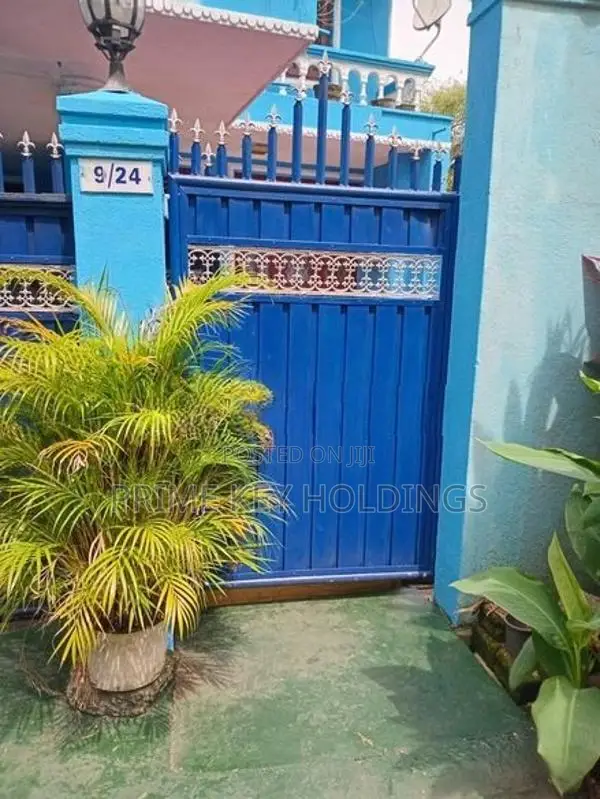House for Sale in Peliyagoda- (hs2023)