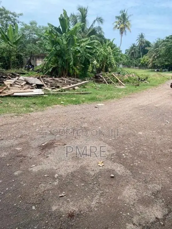 Nawala main road facing land for sale