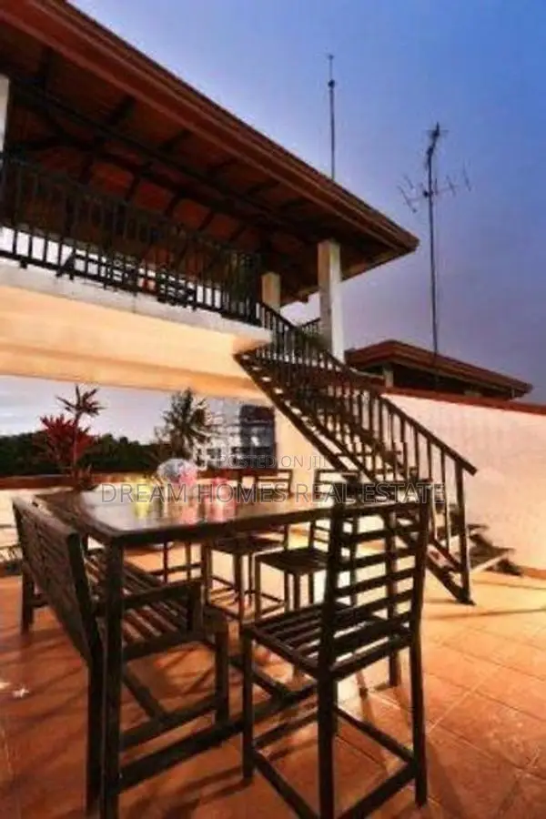 Fully Furnished Apartment Building Colombo 5