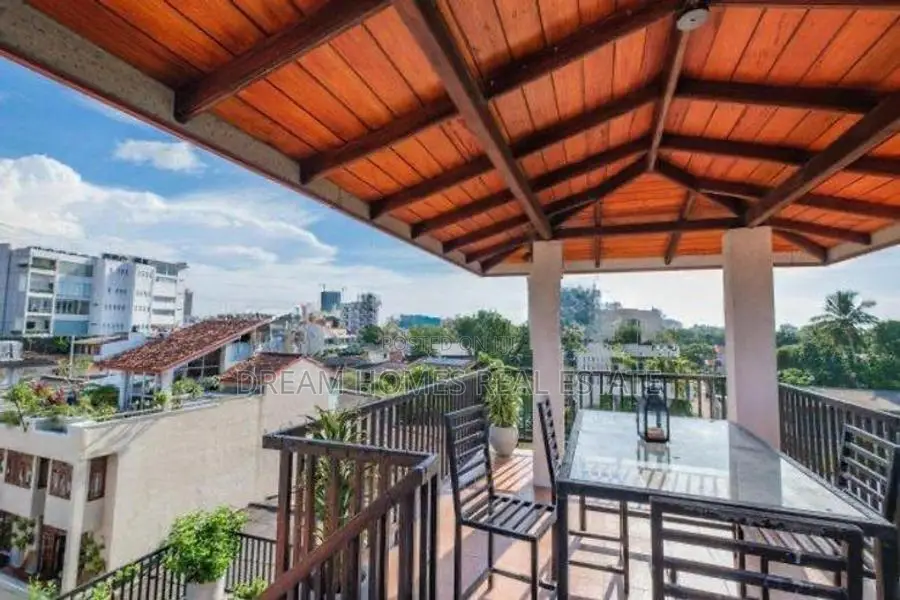Fully Furnished Apartment Building Colombo 5