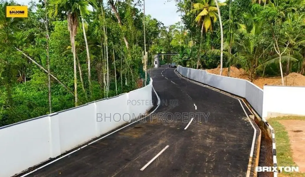 Land for Sale in Kadawatha