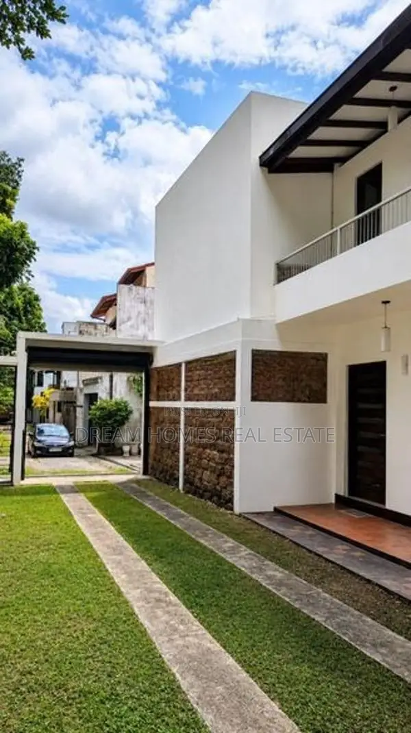 Spacious 4-Bedroom House for Rent – Thalawathugoda